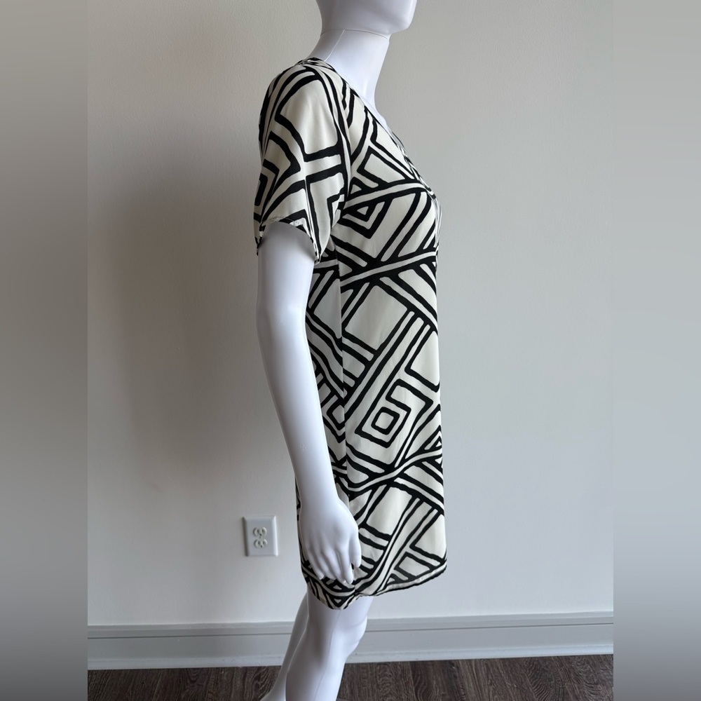 Black and White Geometric Pattern Dress - Picture 4 of 7